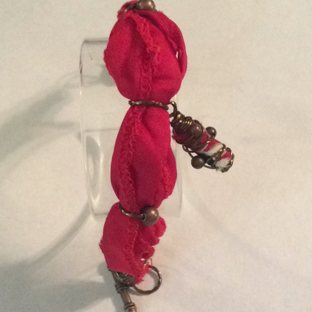 Sari silk bracelet with fabric bead
